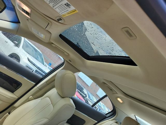 Used 2013 Lincoln MKS AWD image 18