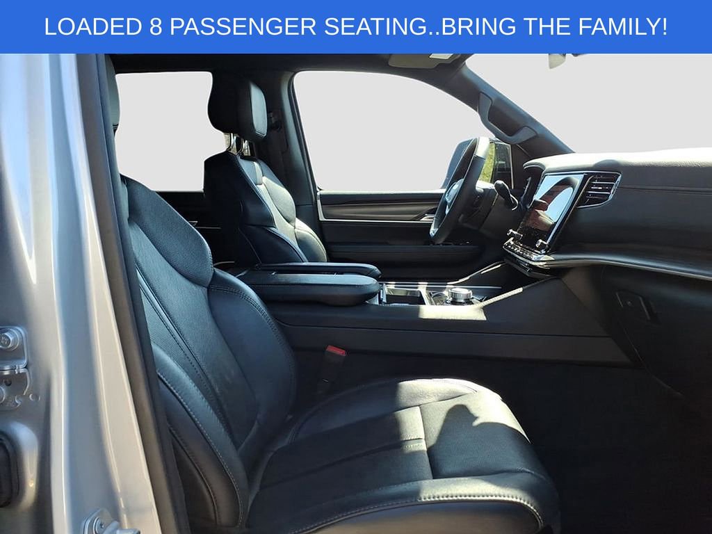 Used 2024 Jeep Wagoneer Series II w/ Flexible Seating Group image 11