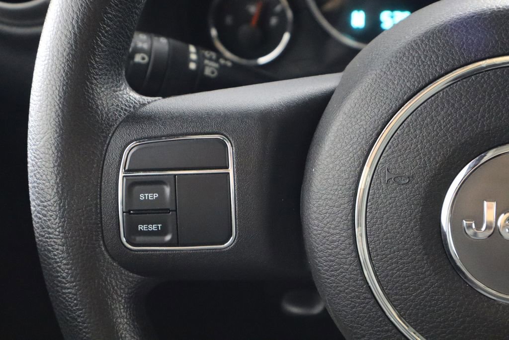 Used 2015 Jeep Wrangler Sport image 18