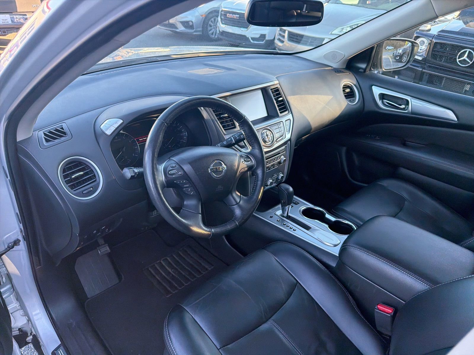 Used 2018 Nissan Pathfinder SL w/ SL Premium Package image 8