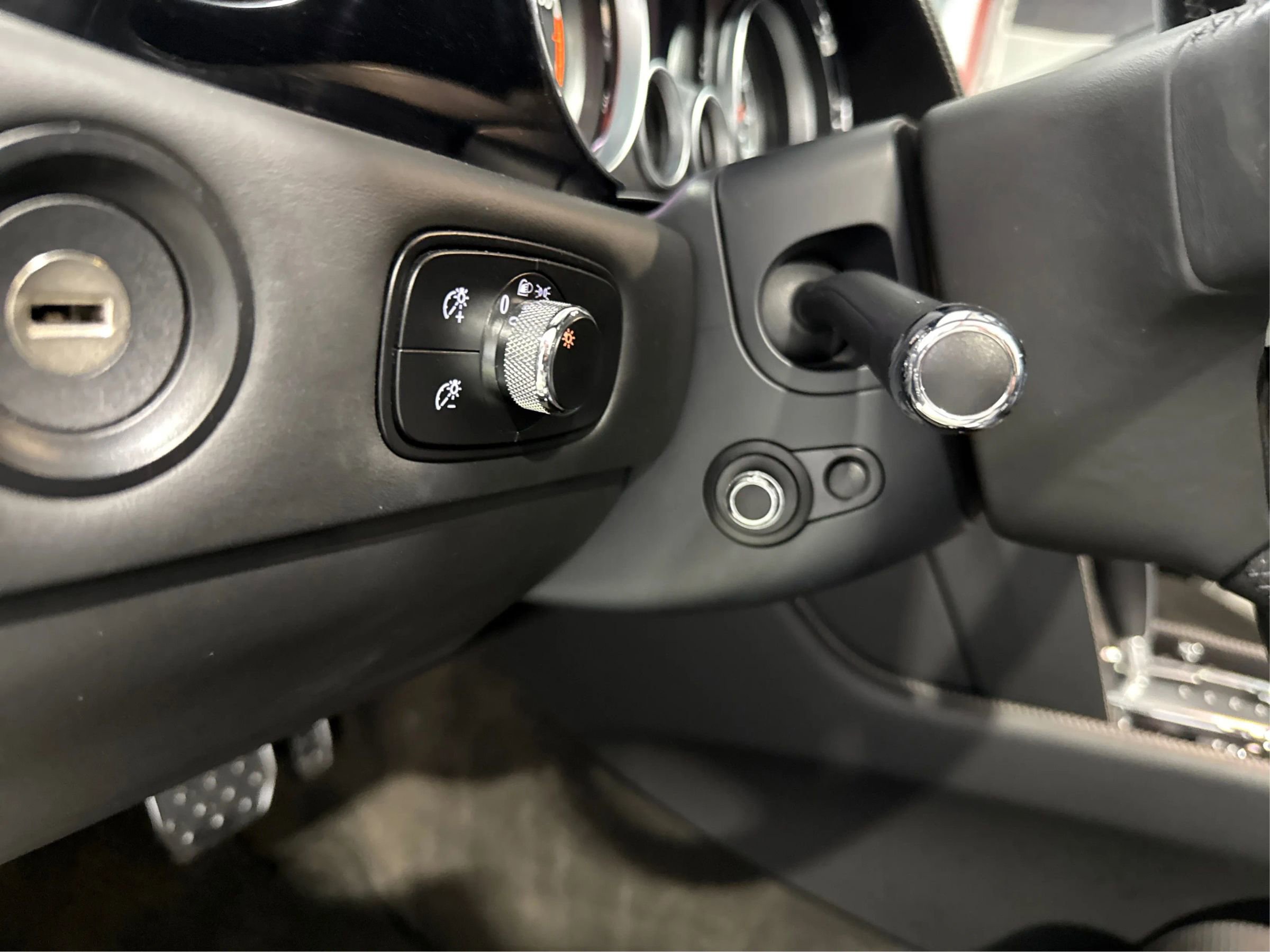 Used 2014 Bentley Flying Spur W12 image 24