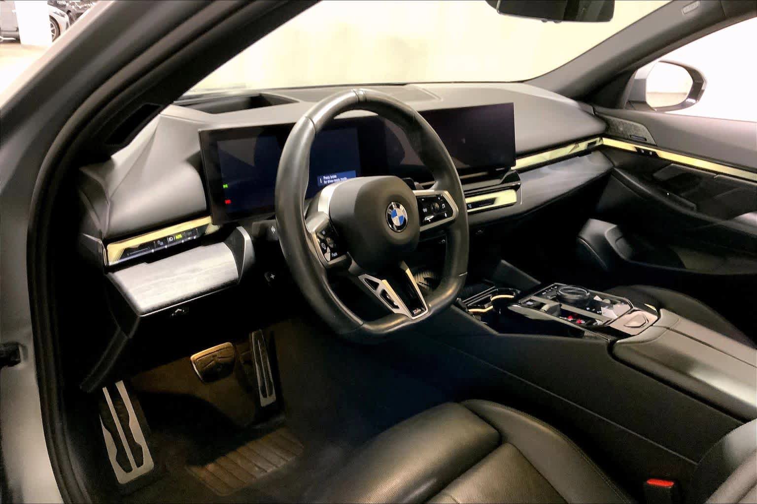 Certified 2024 BMW 540i xDrive w/ Premium Package AWD/4WD image 17
