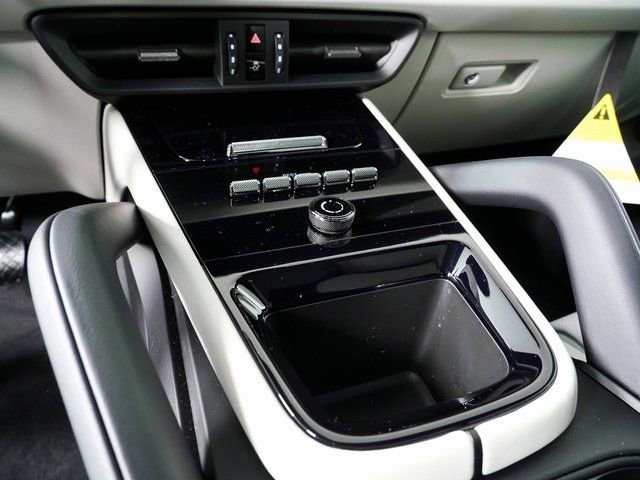 New 2026 Porsche Cayenne Coupe image 19