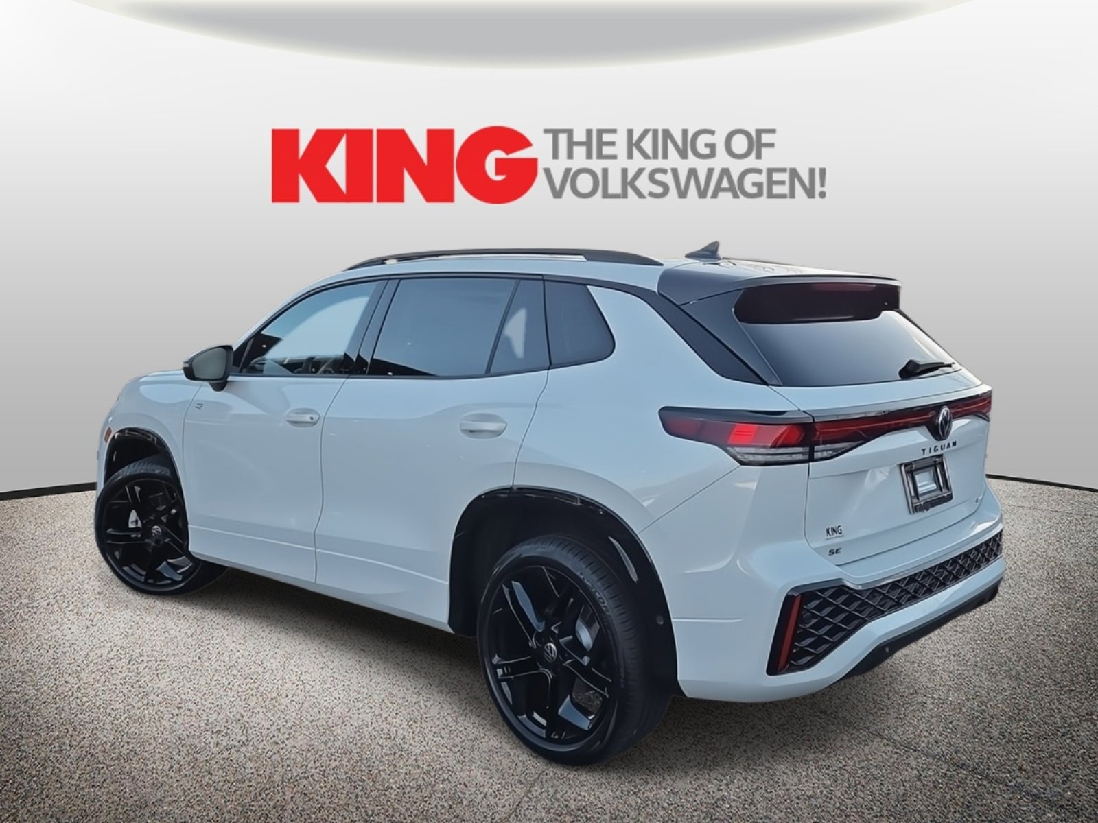 New 2026 Volkswagen Tiguan SE R-Line image 6