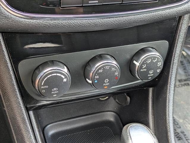 Used 2012 Chrysler 200 Touring FWD image 13