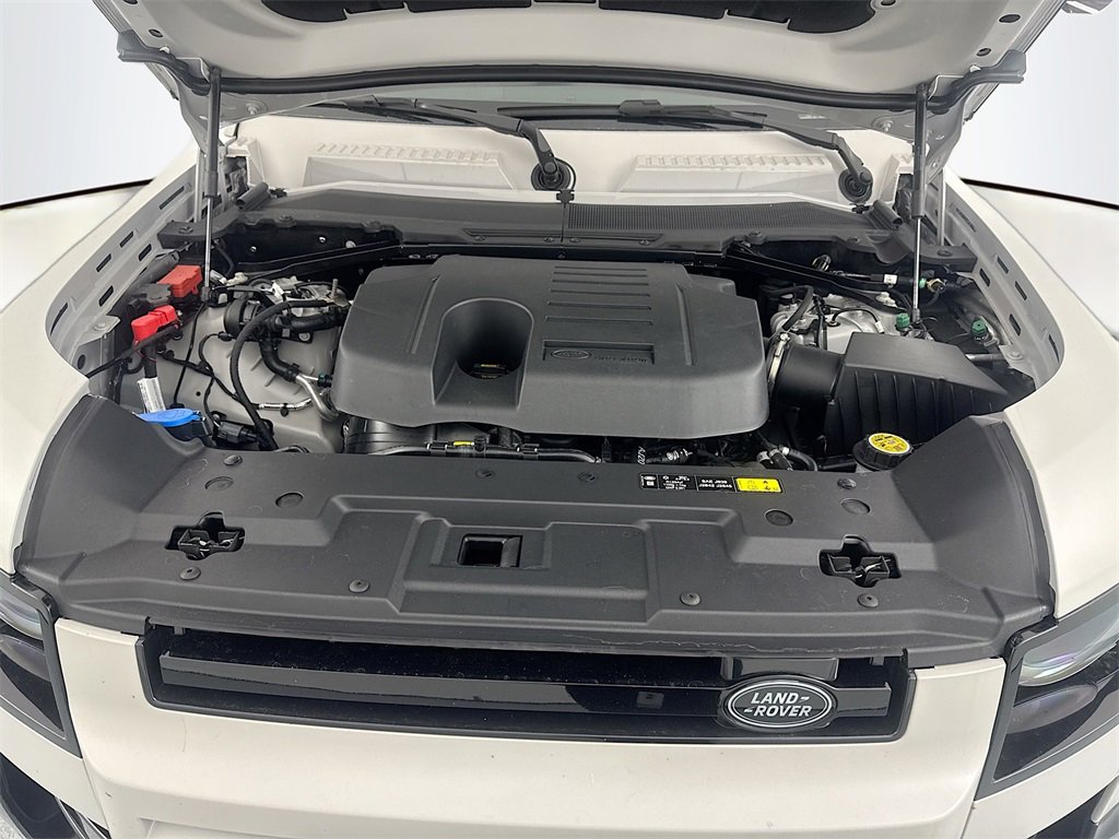 New 2026 Land Rover Defender 130 X-Dynamic SE image 30