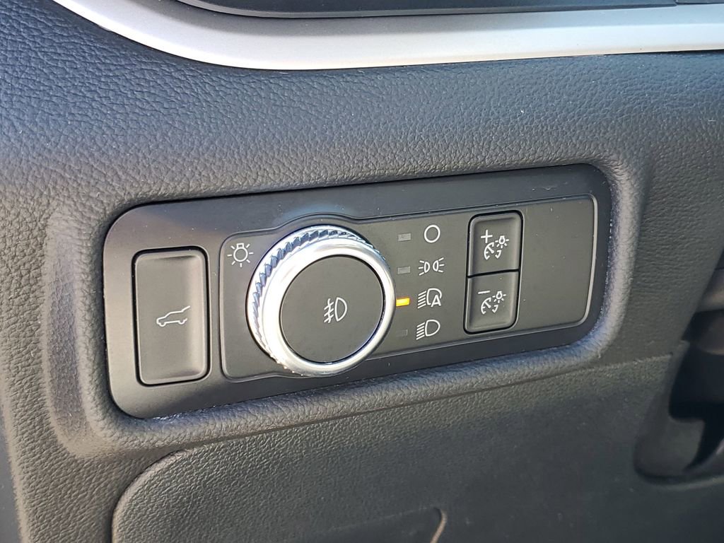 Used 2020 Ford Explorer XLT w/ Equipment Group 202A image 15