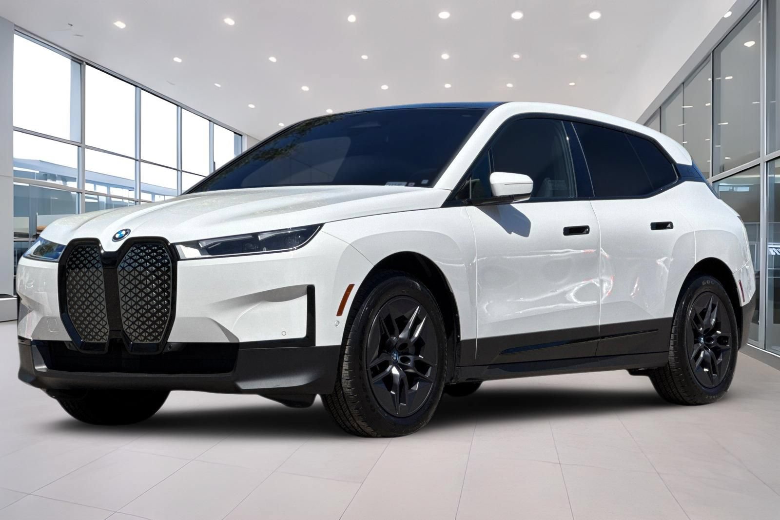 Used 2025 BMW iX xDrive50 AWD/4WD image 8