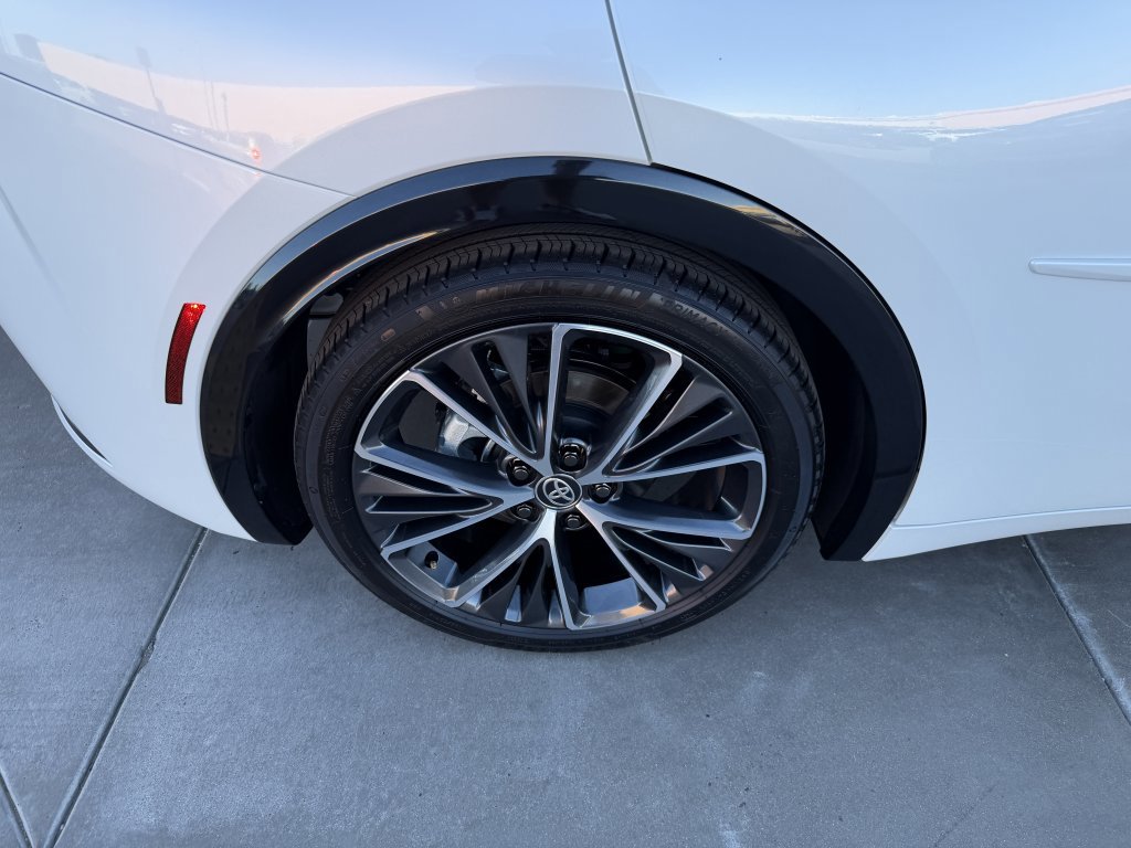 Used 2024 Toyota Prius XLE image 15