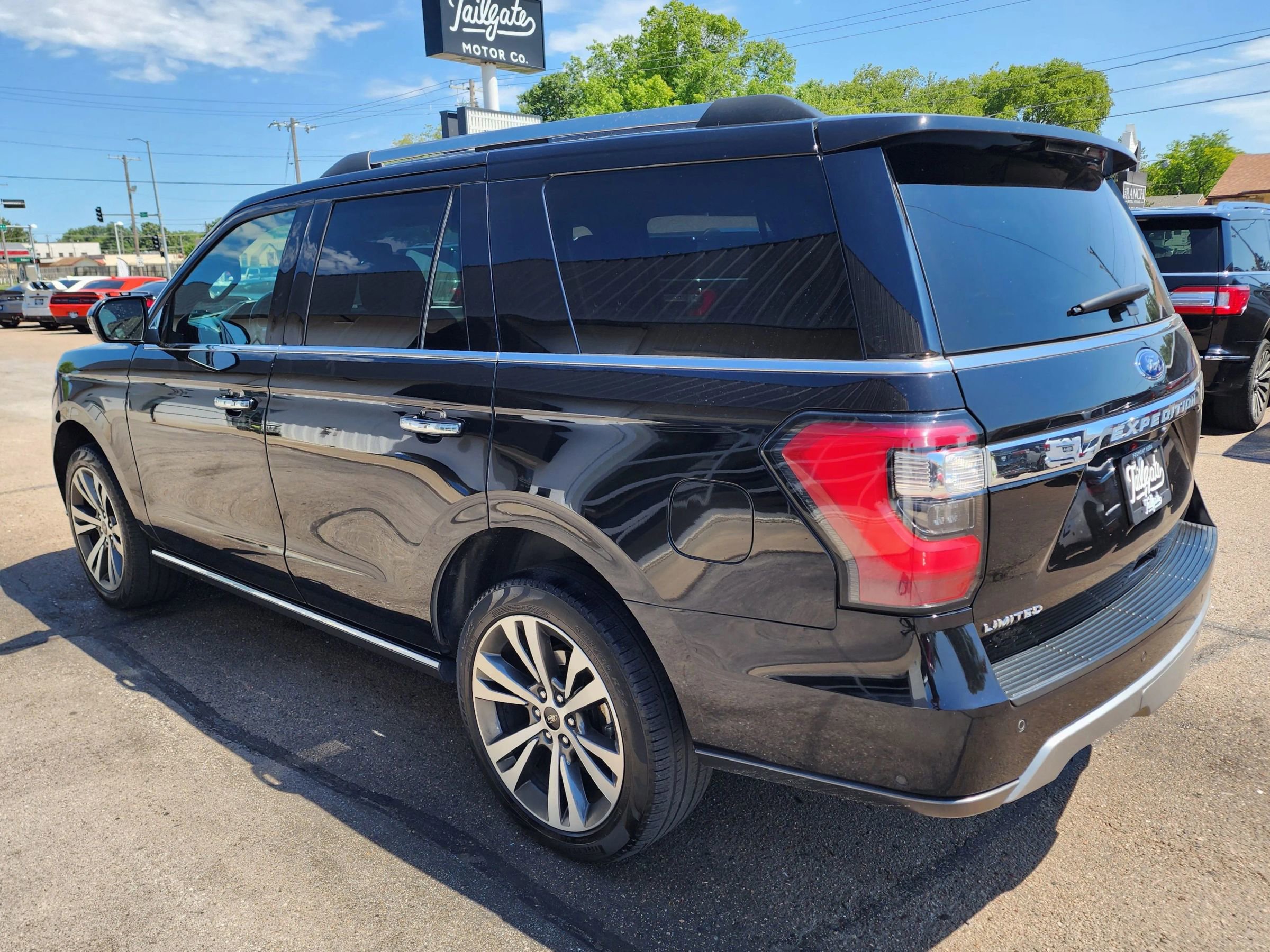 Used 2021 Ford Expedition Limited image 5