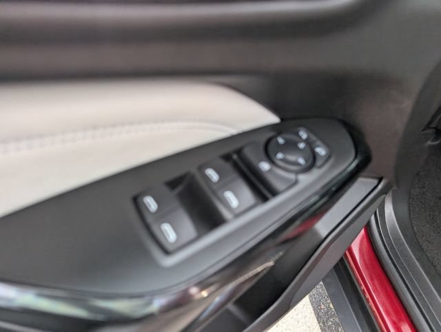 Used 2025 Chevrolet Trax LT w/ LT Convenience Package FWD image 10