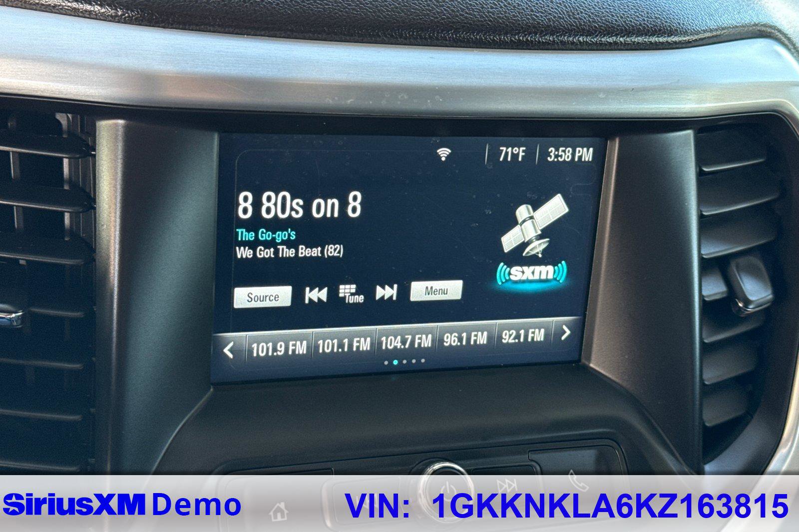 Used 2019 GMC Acadia SLE image 37