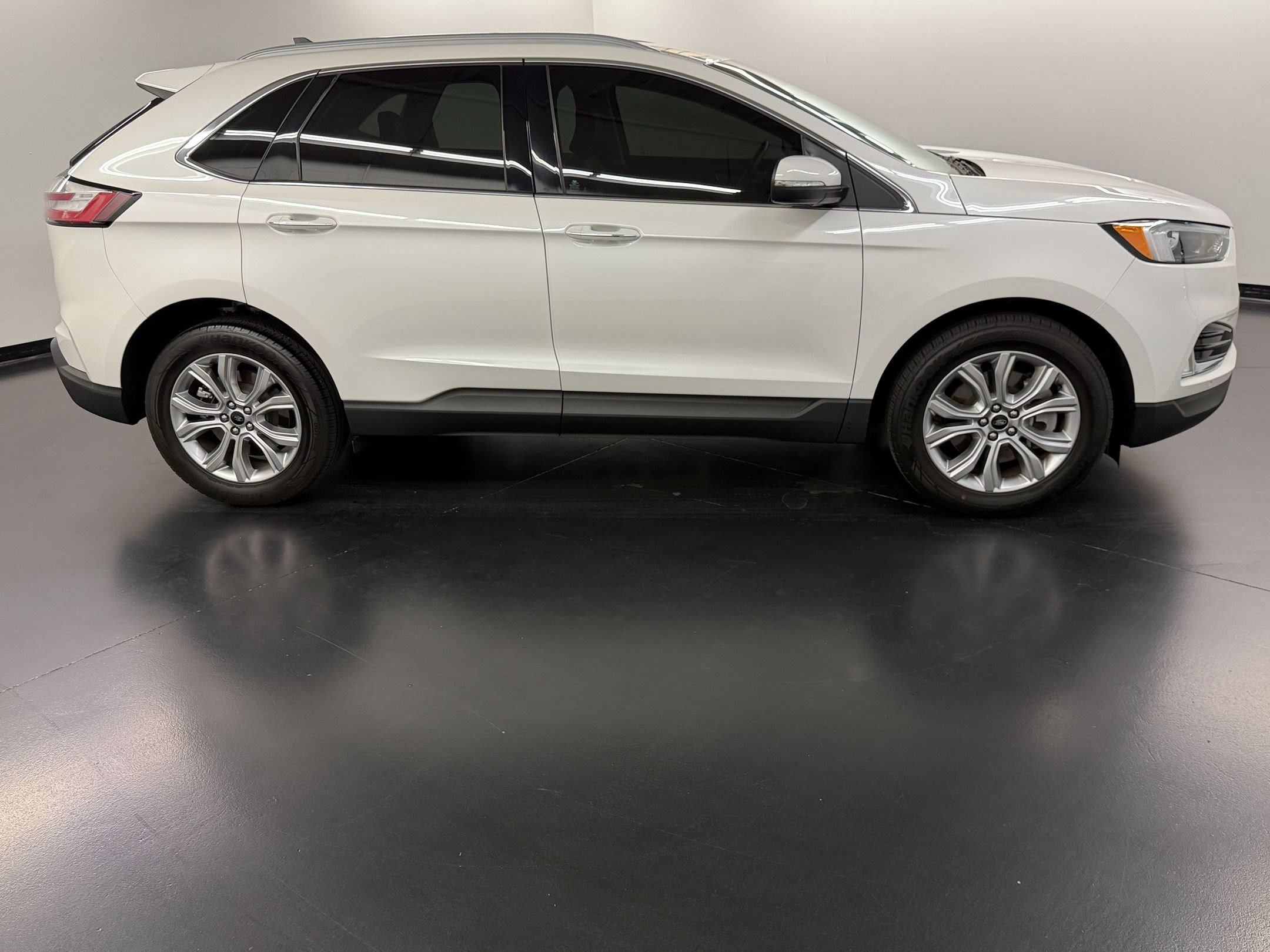 Used 2024 Ford Edge Titanium AWD/4WD image 8