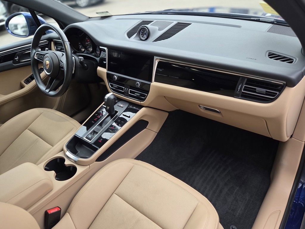 Used 2023 Porsche Macan AWD image 24