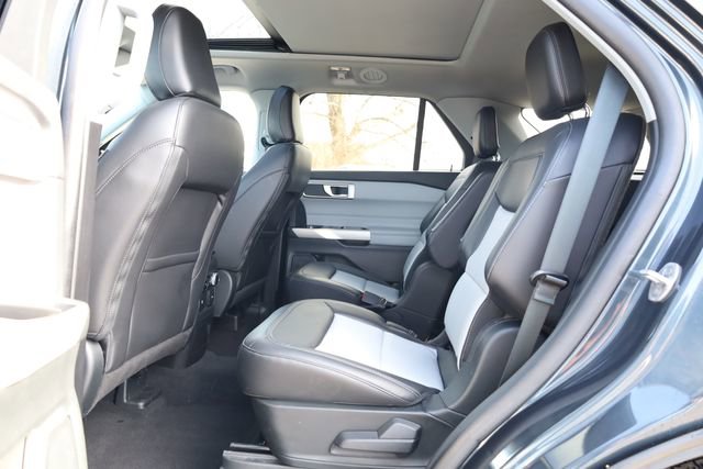 Used 2023 Ford Explorer XLT w/ Equipment Group 202A image 28