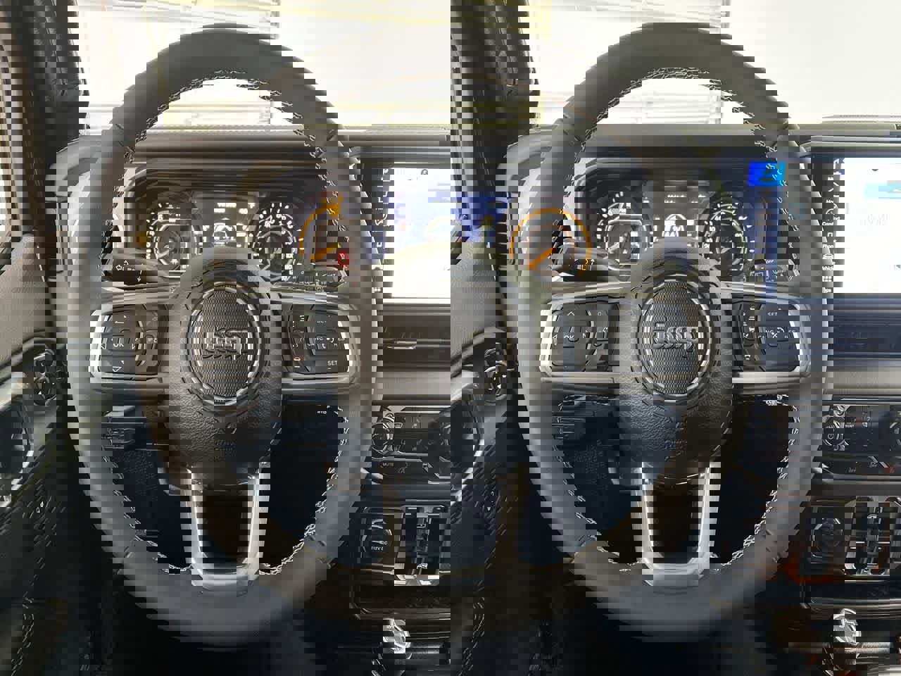 Used 2025 Jeep Wrangler Sahara image 19