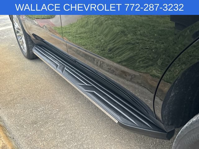 Used 2023 Chevrolet Tahoe High Country AWD/4WD image 12