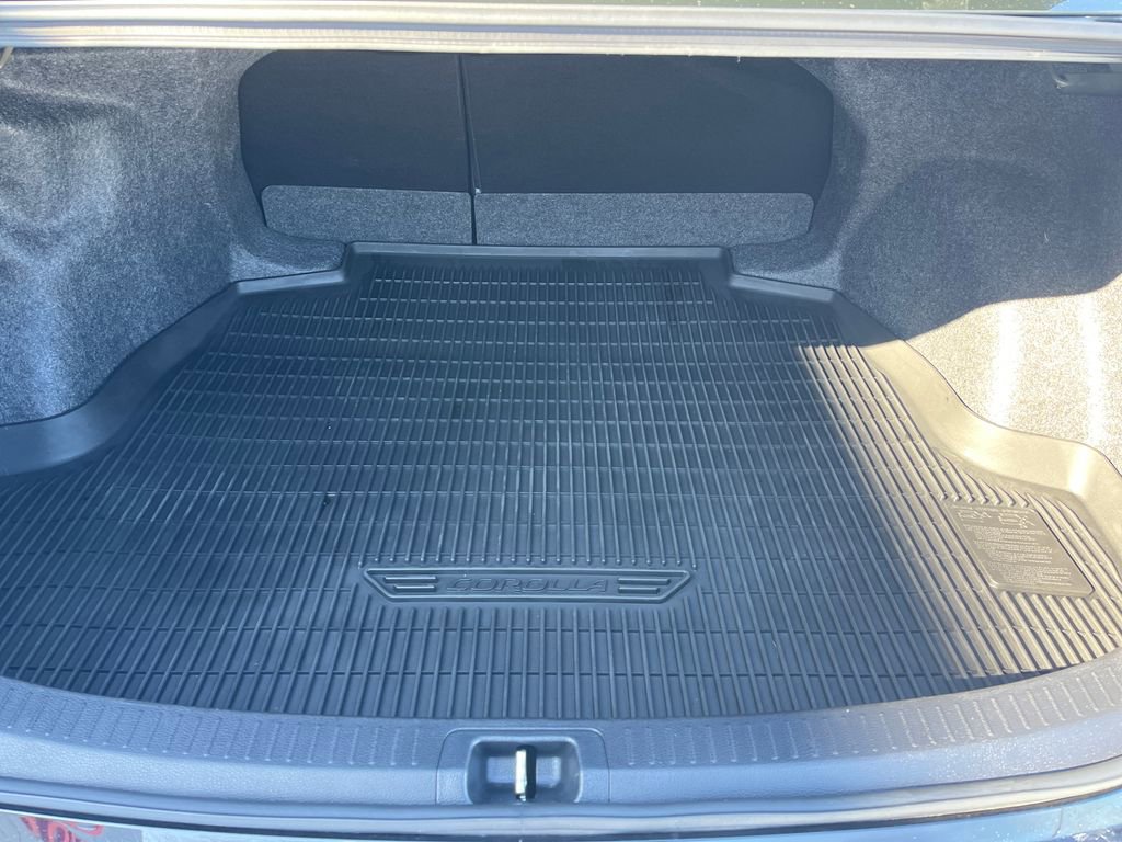 Certified 2025 Toyota Corolla LE image 25