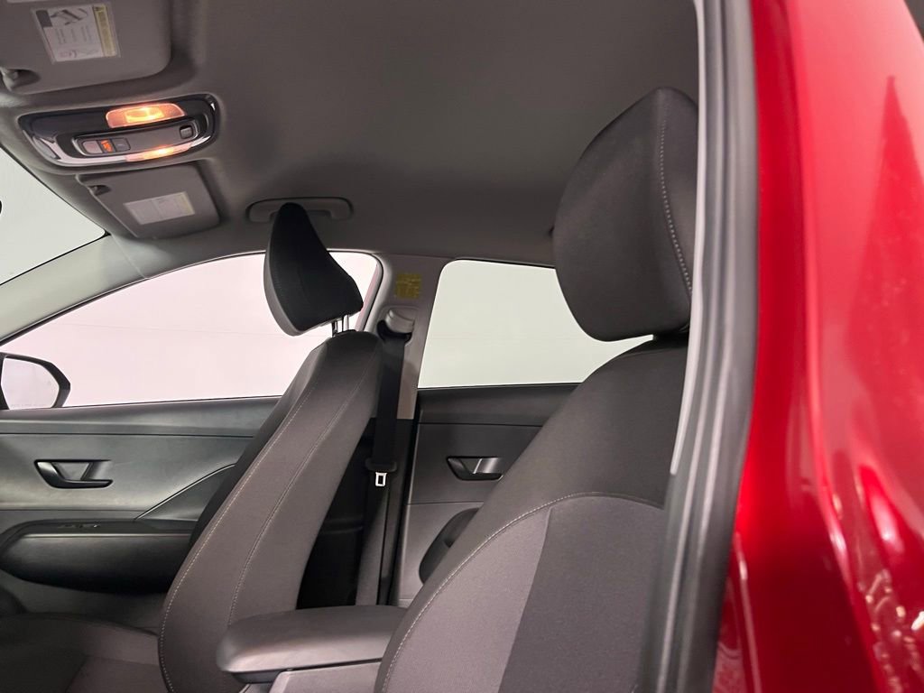 Used 2025 Hyundai Kona SEL image 30