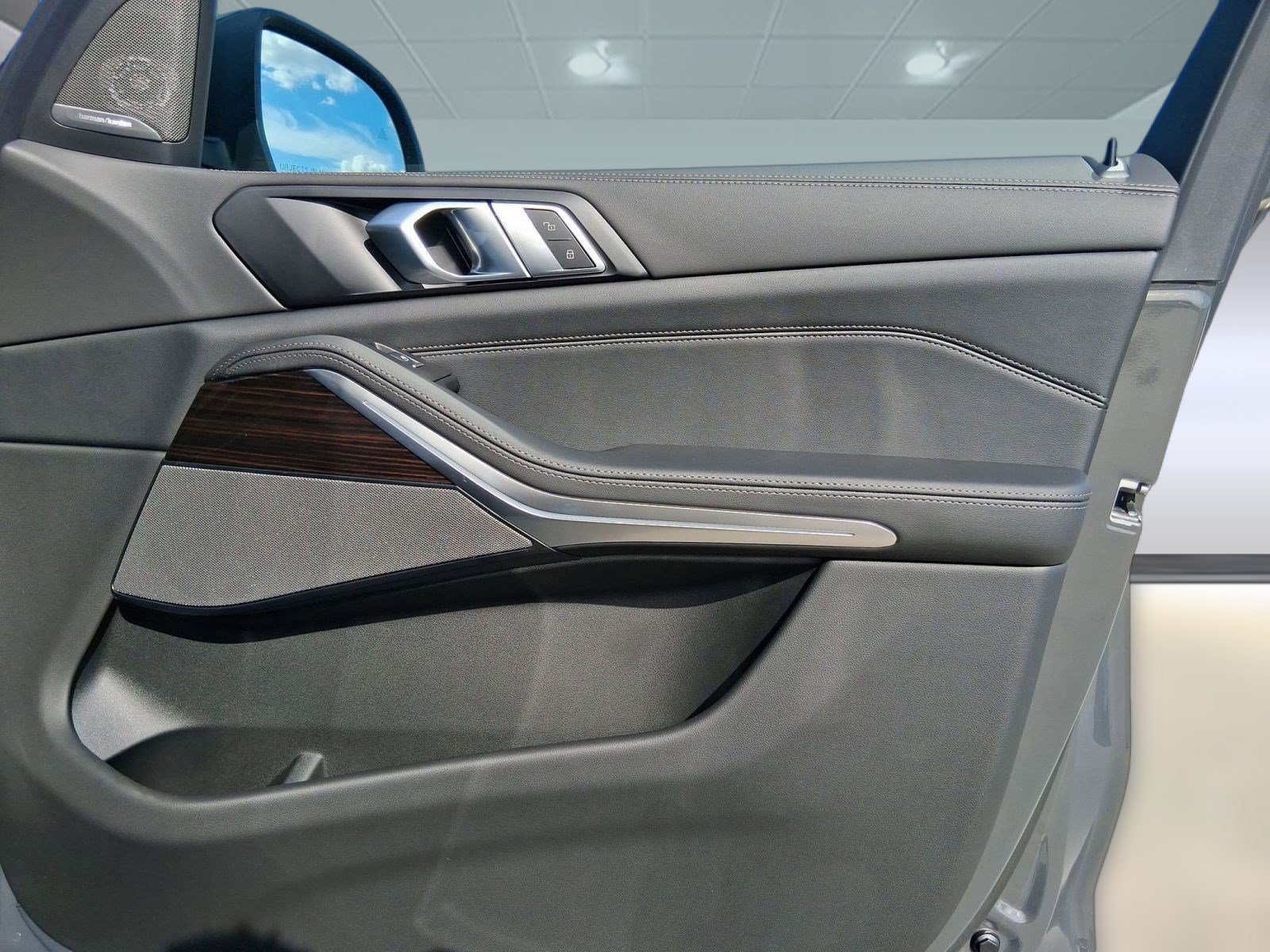 Used 2026 BMW X5 sDrive40i w/ Climate Comfort Package RWD image 22