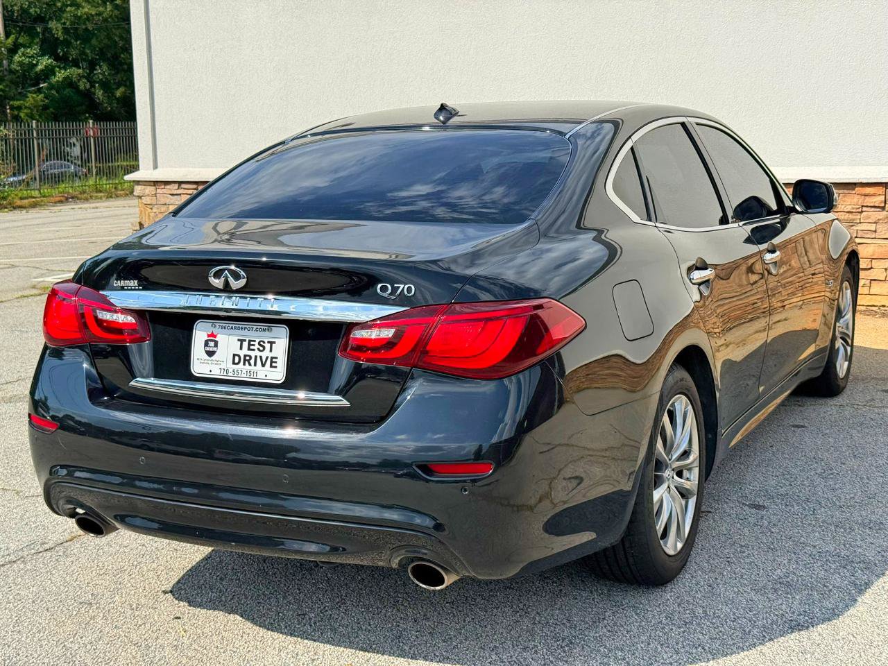 Used 2018 INFINITI Q70 Luxe RWD image 8