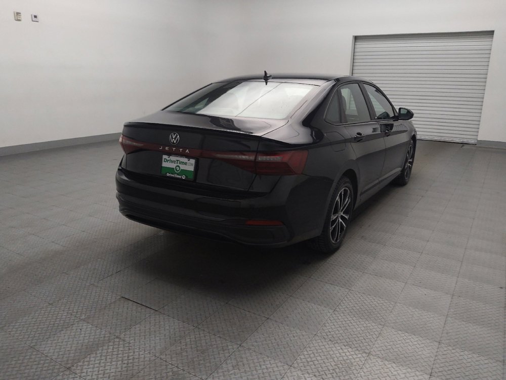 Used 2025 Volkswagen Jetta Sport image 9
