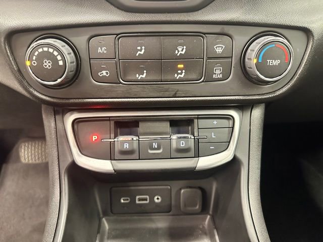 Used 2024 GMC Terrain SLE image 23