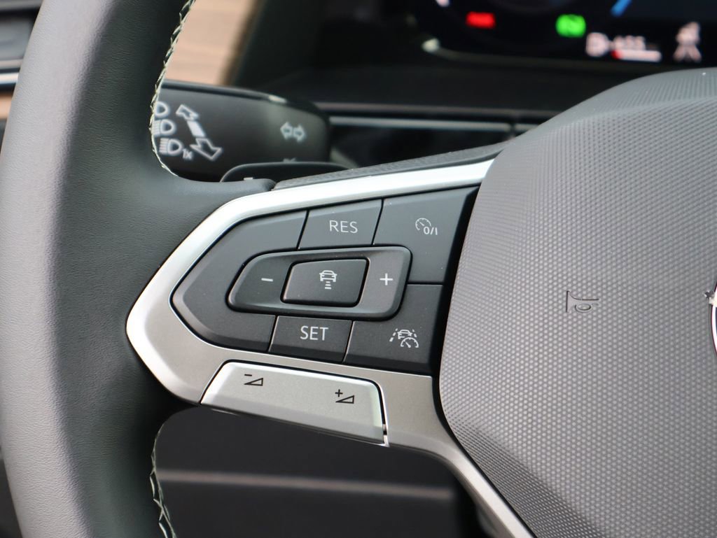 New 2026 Volkswagen Atlas SE image 32