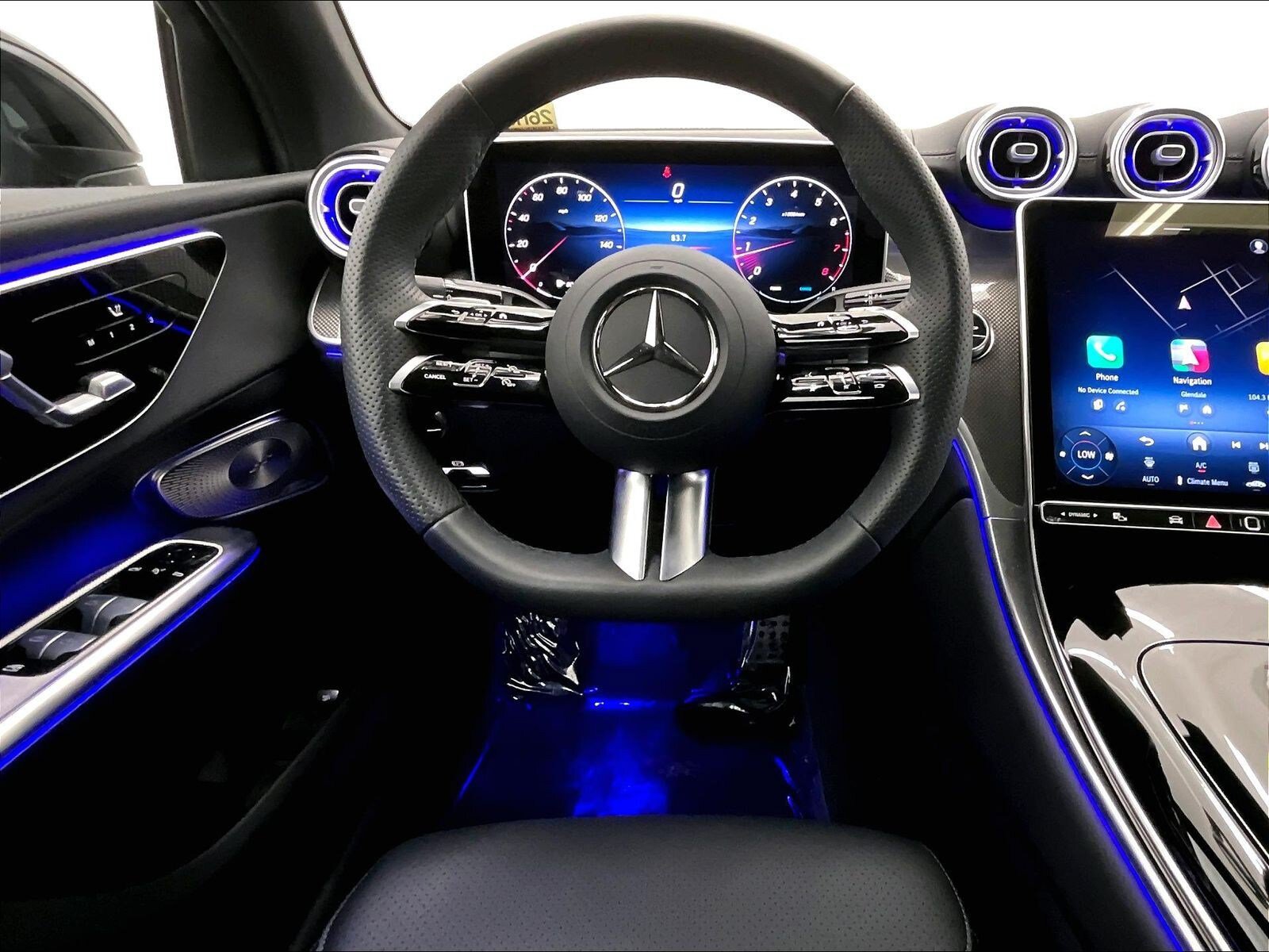 Used 2026 Mercedes-Benz GLC 300 4MATIC image 4