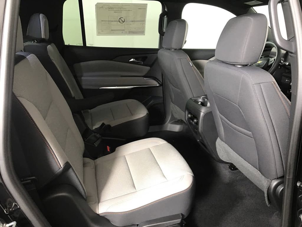 New 2026 Chevrolet Traverse LT w/ Driver Confidence Package AWD/4WD image 23