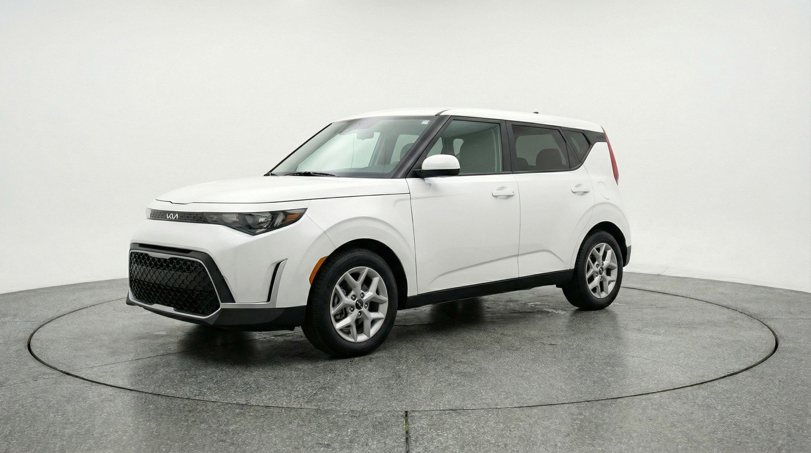 Used 2025 Kia Soul LX w/ LX Technology Package image 3