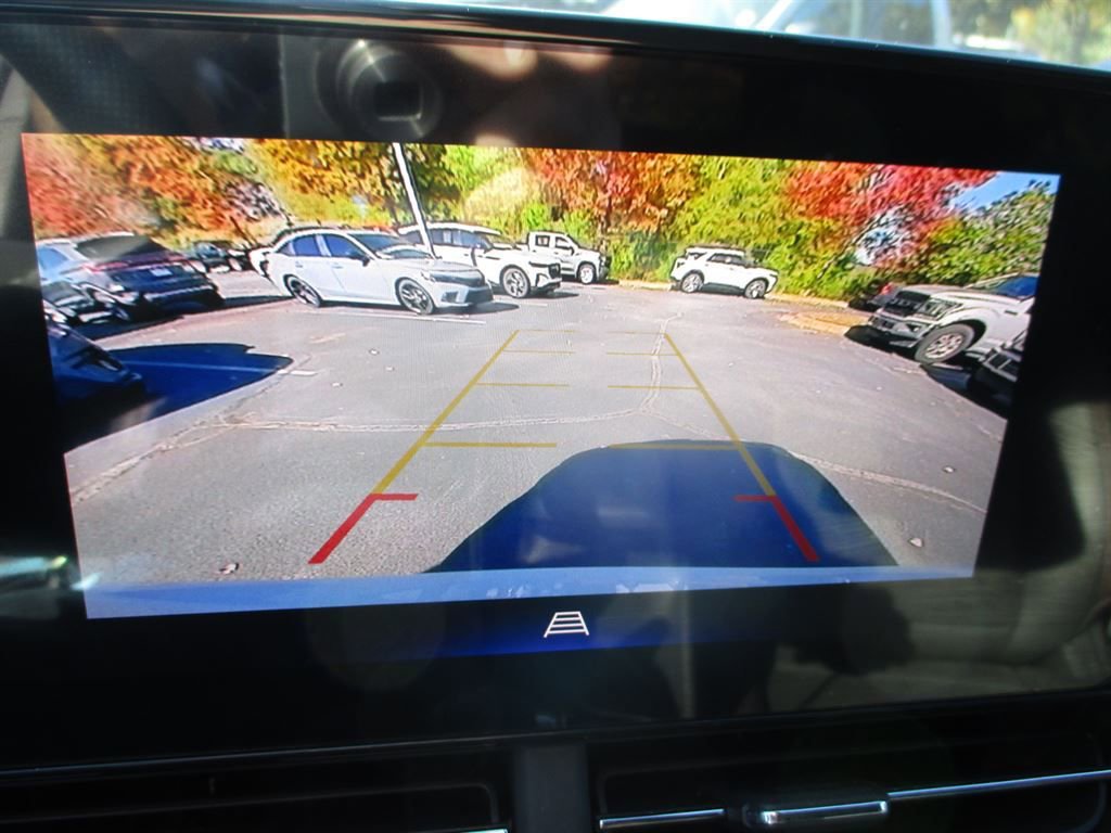 Used 2025 Chevrolet Trax RS w/ Driver Confidence Package image 11