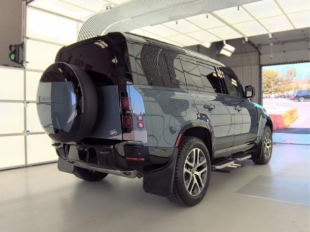 Used 2023 Land Rover Defender 110 X-Dynamic SE AWD/4WD image 2