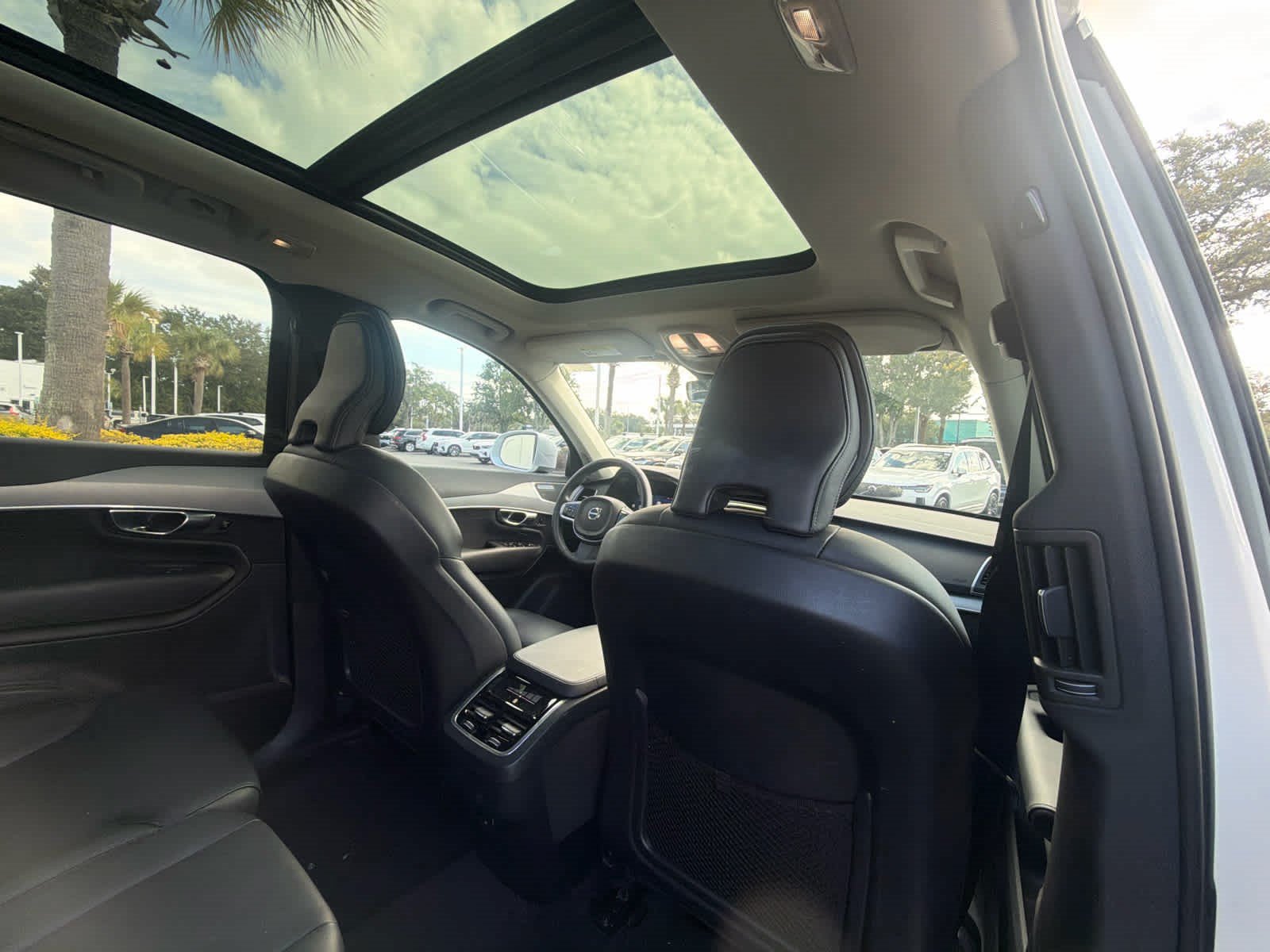 Used 2024 Volvo XC90 B5 Core AWD/4WD image 25