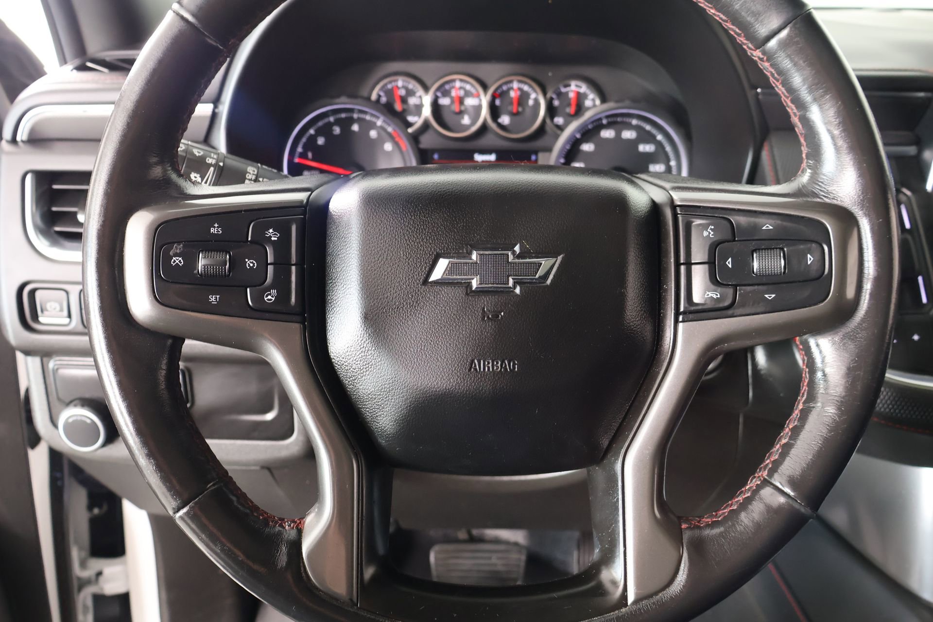 Used 2021 Chevrolet Tahoe RST w/ Luxury Package RWD image 3