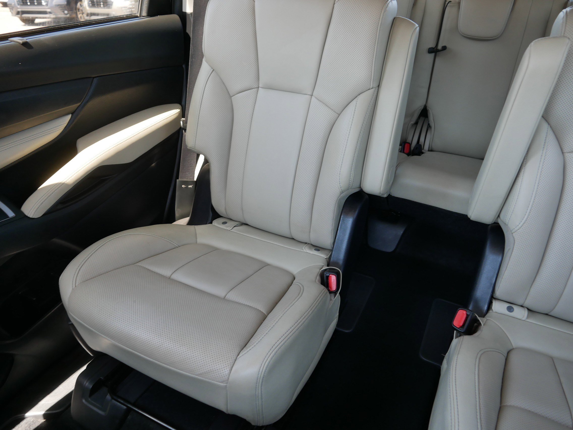 Used 2023 Subaru Ascent Limited w/ Technology Package image 12