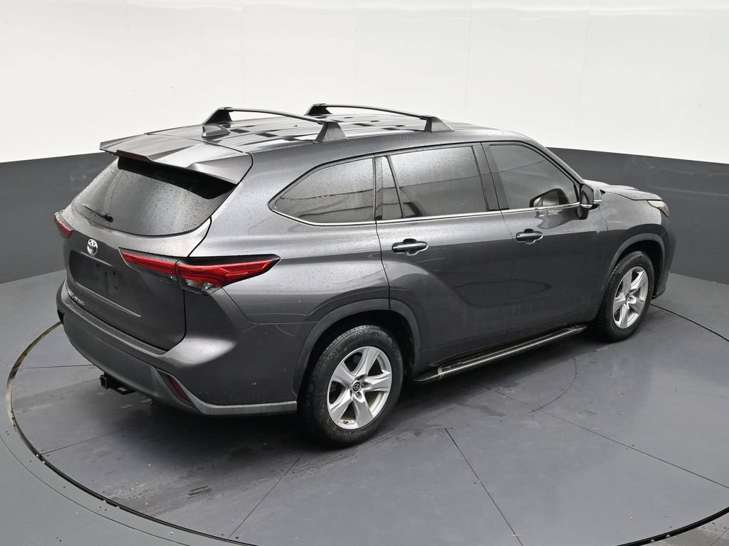 Used 2021 Toyota Highlander L FWD image 15