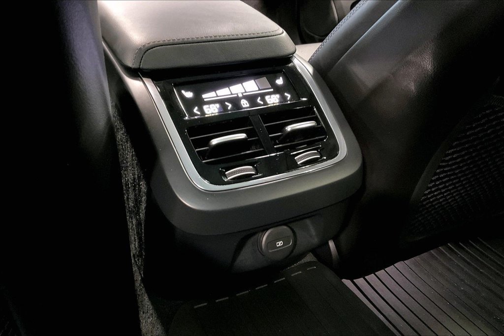 New 2026 Volvo V60 B5 Cross Country Ultra w/ Protection Package Premier AWD/4WD image 11