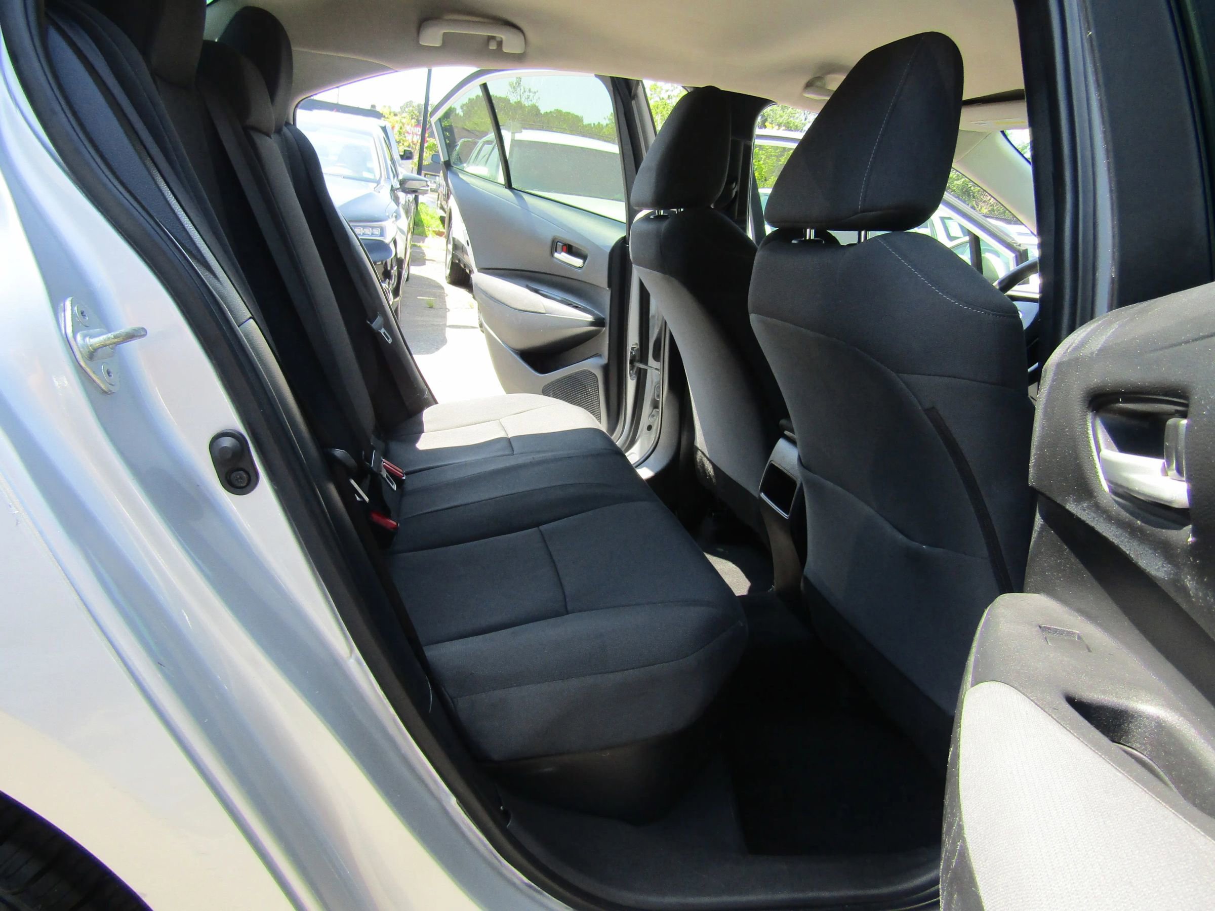 Used 2021 Toyota Corolla LE FWD image 11