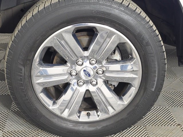 Used 2018 Ford F150 XLT w/ Equipment Group 302A Luxury AWD/4WD image 11