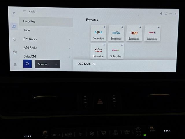 Used 2023 Lexus ES 350 F Sport w/ Accessory Package (Z2) image 15