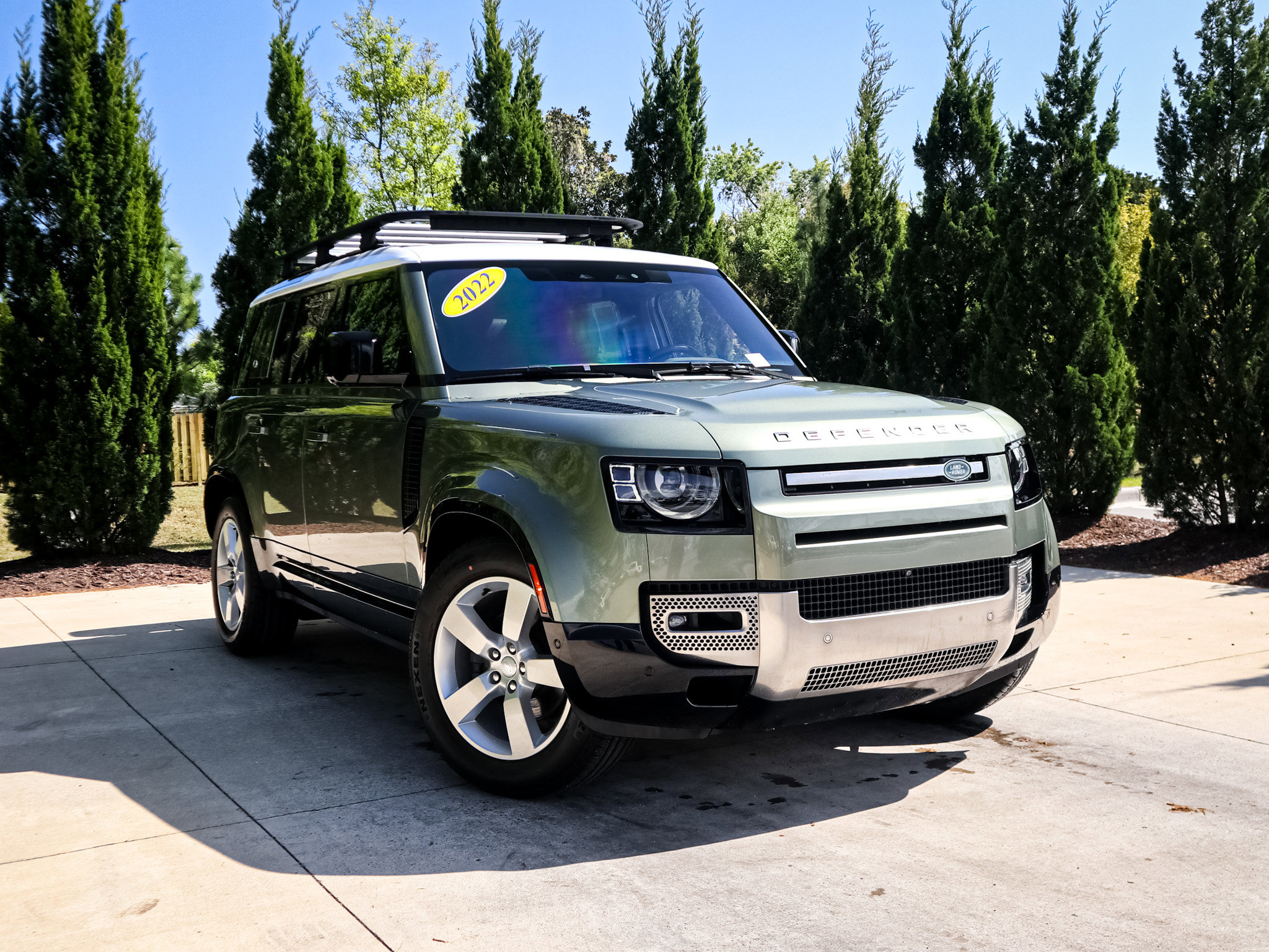 Used 2022 Land Rover Defender 110 S AWD/4WD image 2