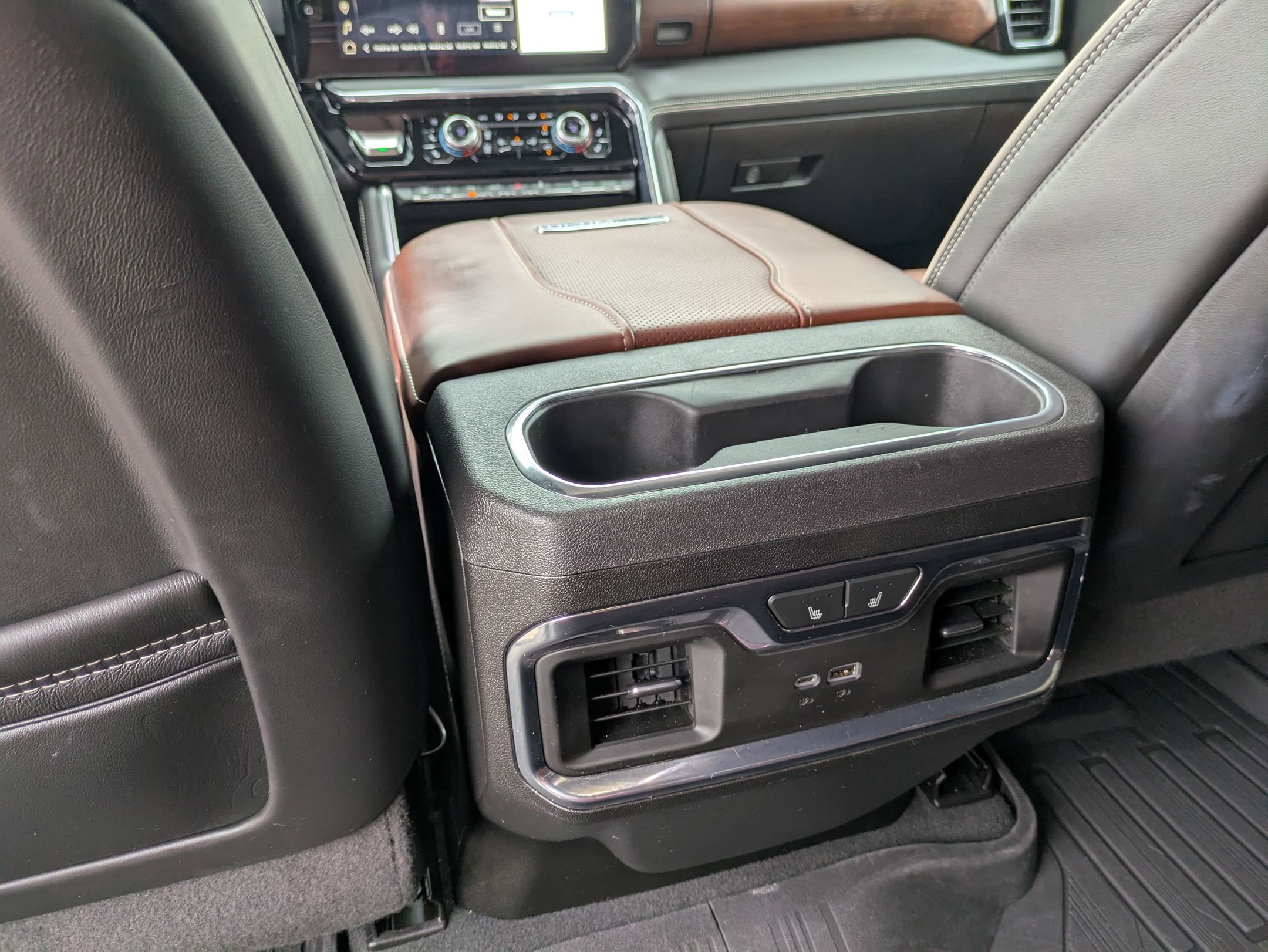 Used 2024 GMC Sierra 2500 Denali Ultimate image 29