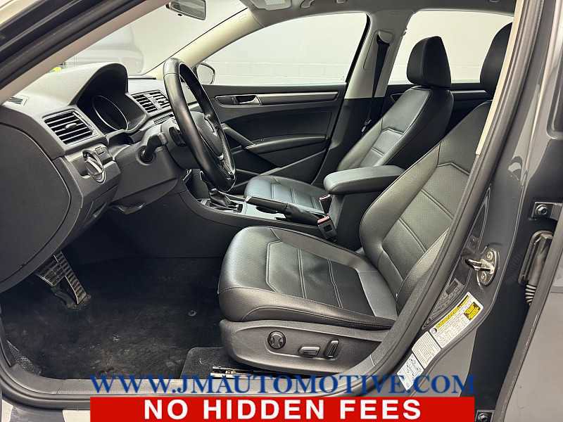 Used 2017 Volkswagen Passat 1.8T R-Line w/ R-Line Lighting Package image 12