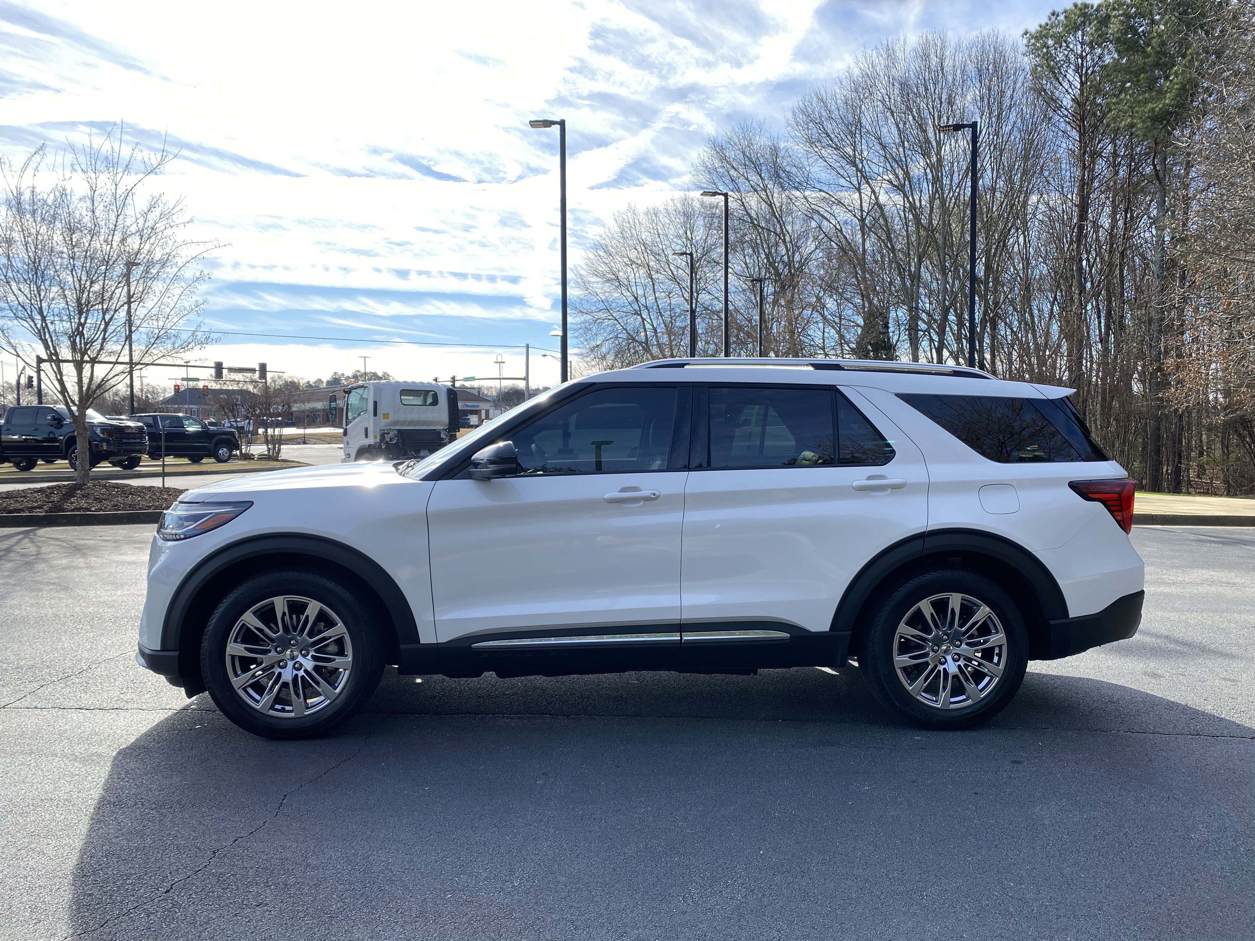 Used 2025 Ford Explorer Platinum image 6