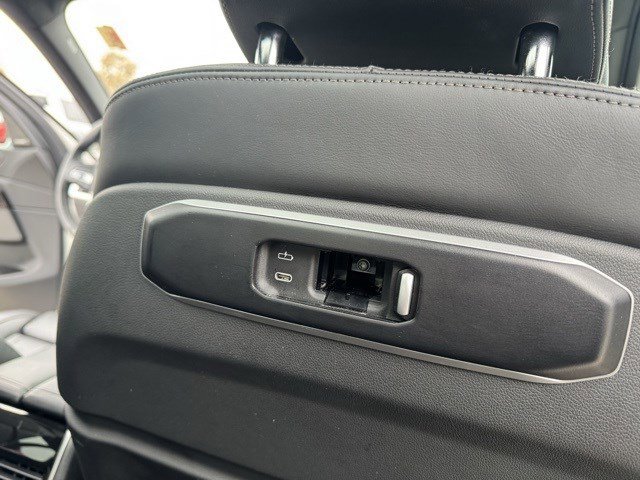 Used 2025 BMW X5 xDrive50e image 44