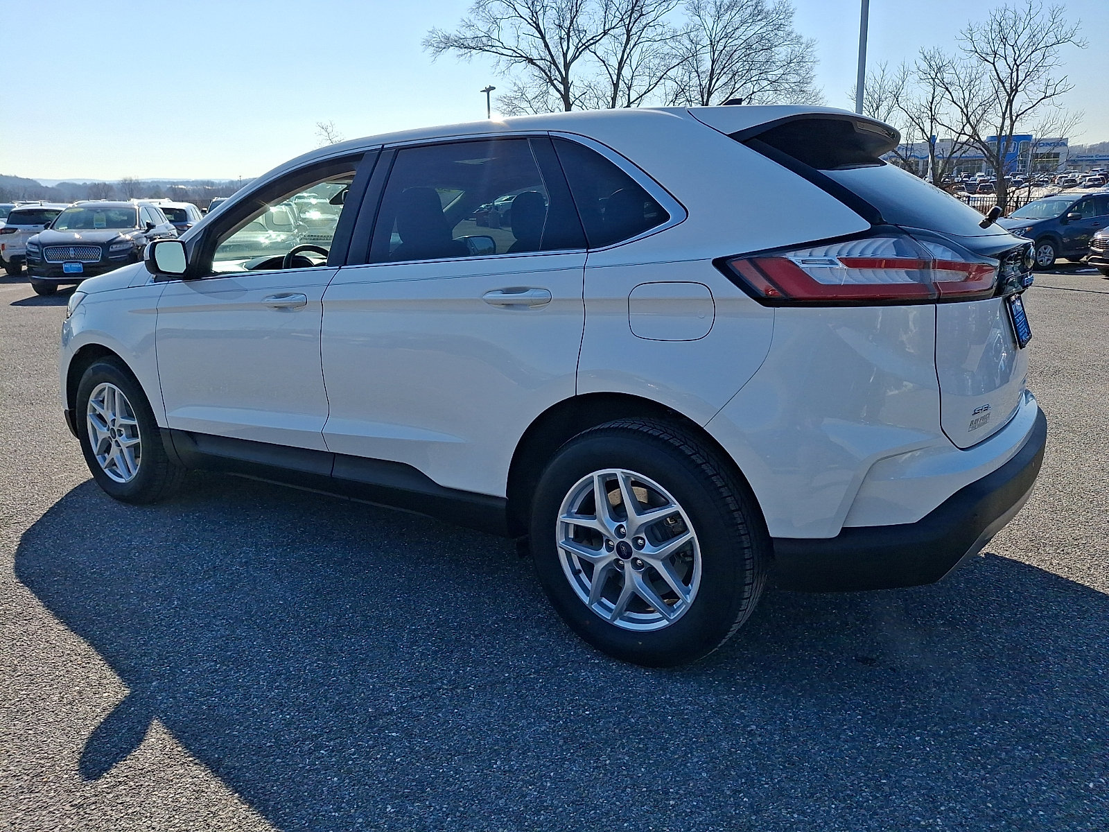 Certified 2022 Ford Edge SEL w/ Convenience Package AWD/4WD image 4