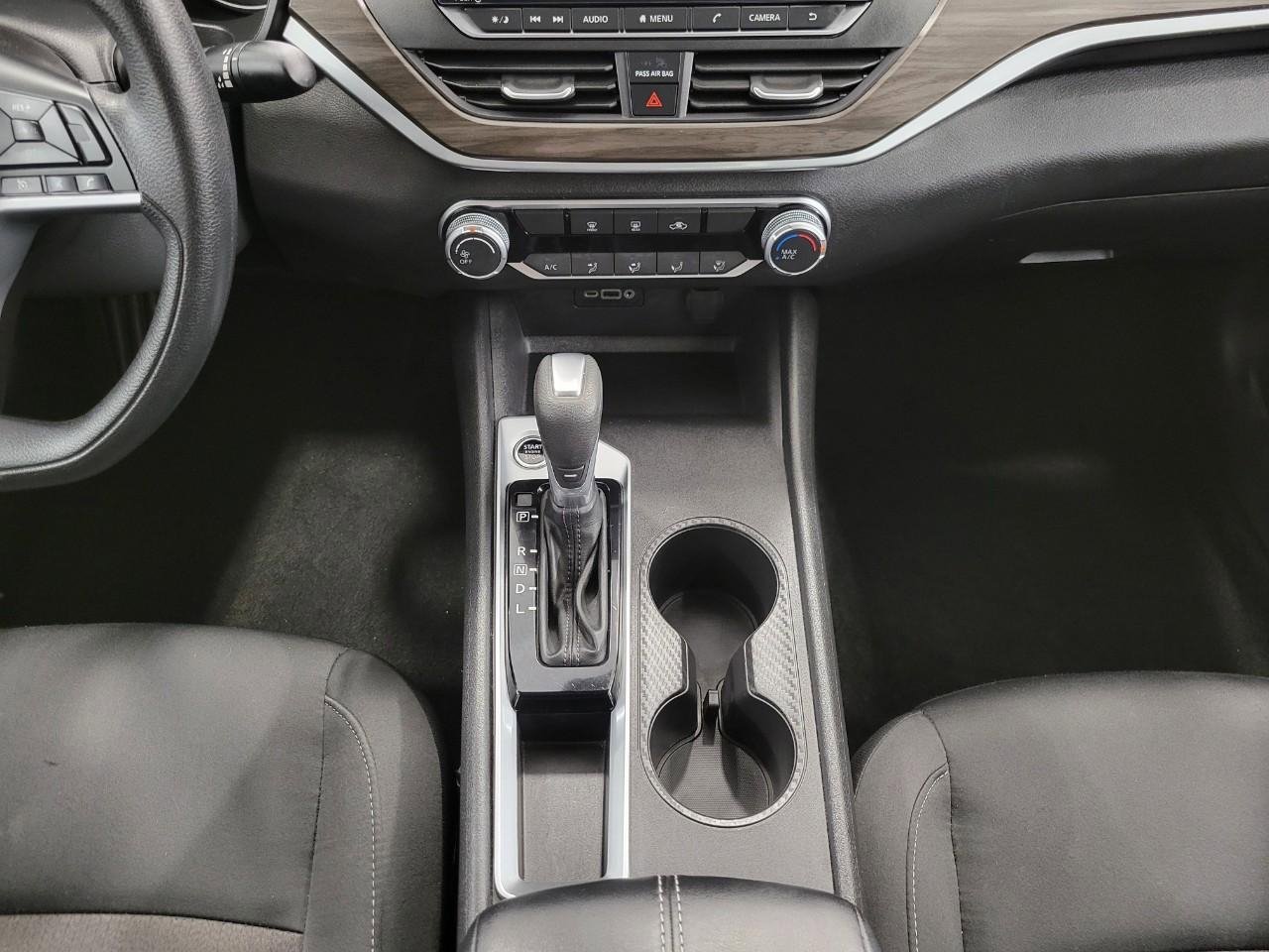 Used 2025 Nissan Altima 2.5 SV FWD image 15