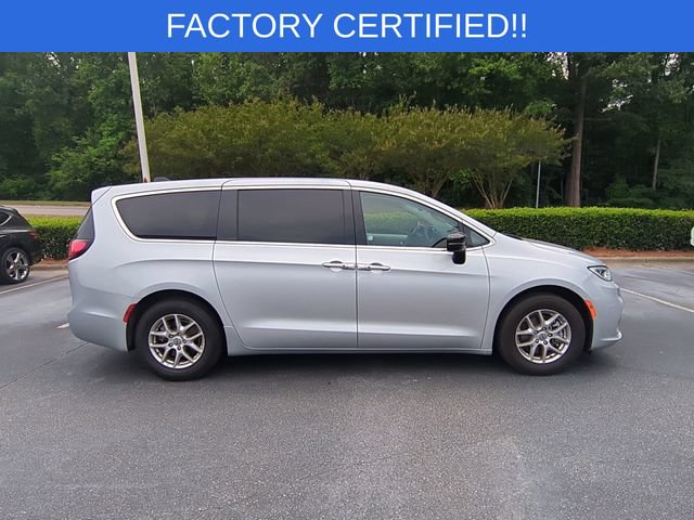 Certified 2024 Chrysler Pacifica Touring-L FWD image 6