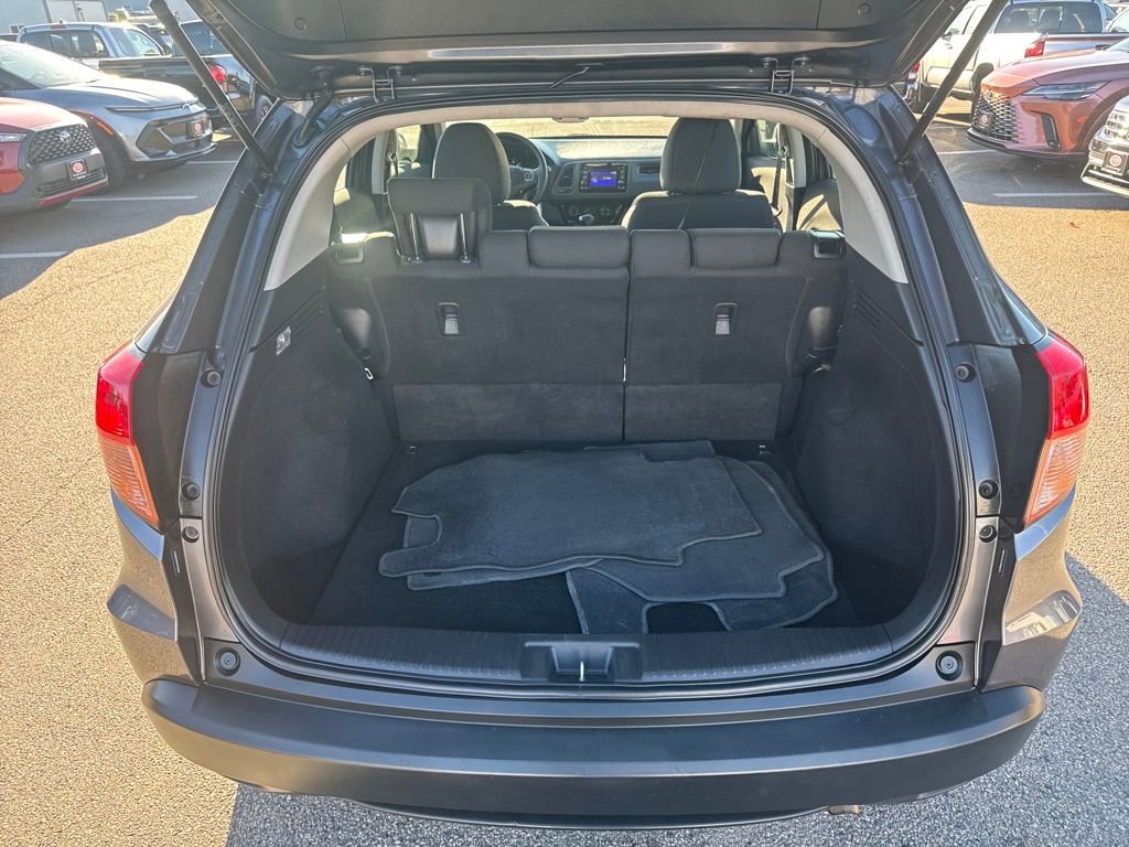 Used 2017 Honda HR-V LX image 10